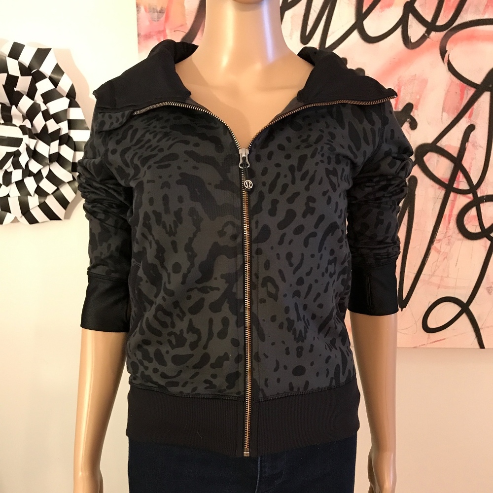 Lululemon Hooded Sweatshirt sz 6